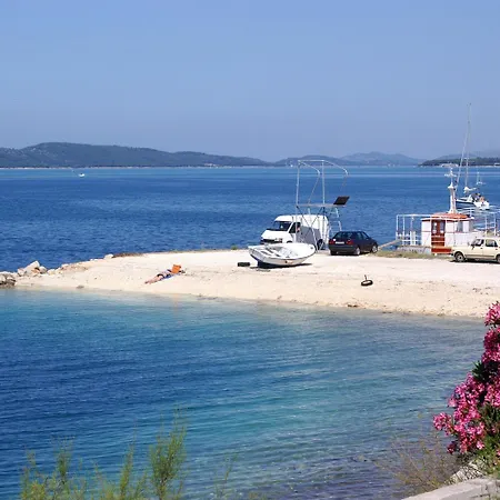 招待所 And By The Sea Brodarica, - 15466